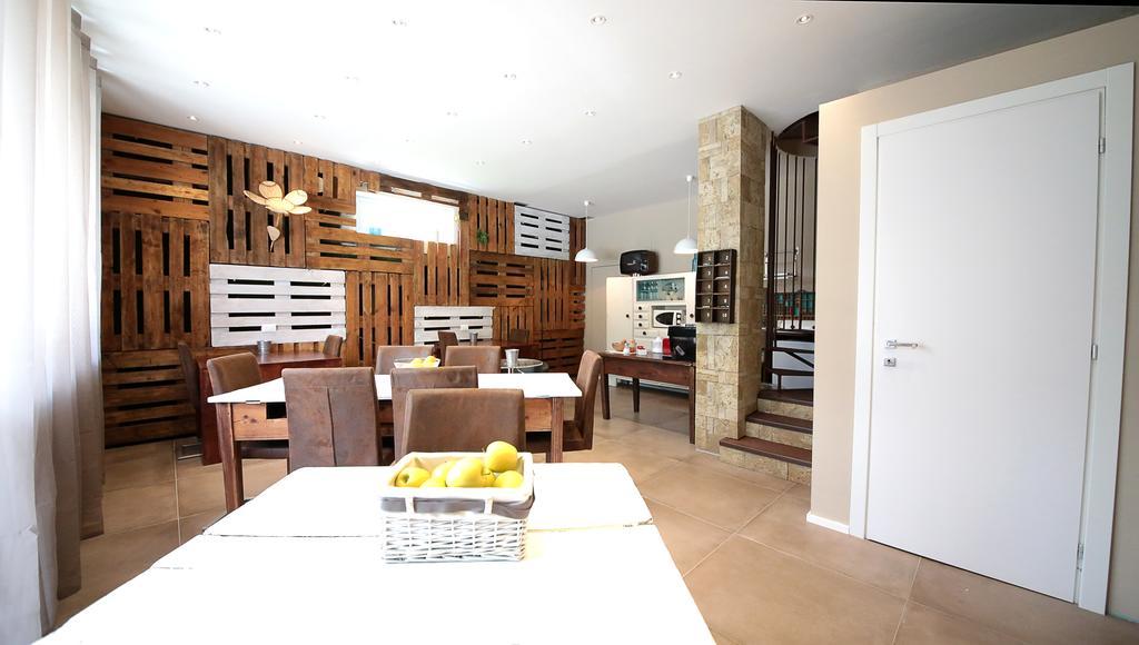 Affittacamere Smile Accomodation Aosta Buitenkant foto