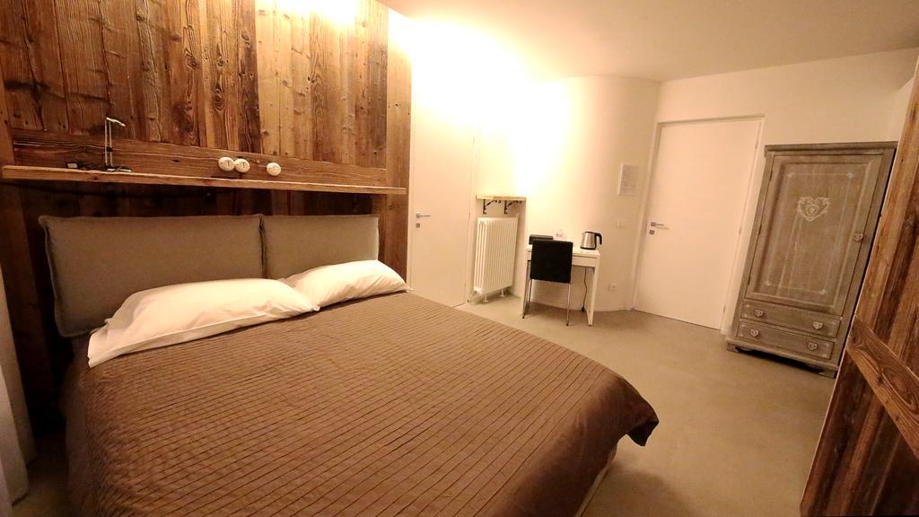 Affittacamere Smile Accomodation Aosta Buitenkant foto